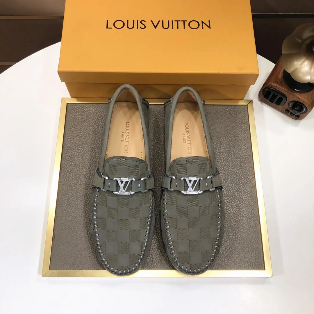 Men's men's shoes 💰420💰 [LV Doudou shoes] (water-dyed cowhide lining) new model is on the market, available on the official website. The new Doudou shoes are processed into single-color materials, and the uppers are made of imported cowhide material. The body of the shoe is fully hemmed with mark thread, and is lined with imported original cowhide leather. The elegant shoe shape is super suitable for all-matching, and the size is 38-44.